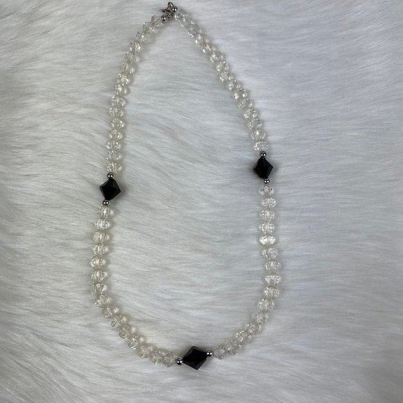Vintage Trifari Clear & Black Glass Bead Necklace 16.5" - Picture 3 of 5